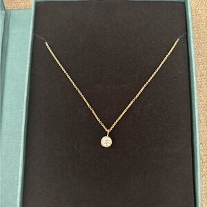 Gold Round Diamond Pendant solo III Idyl - Elegant Minimalist